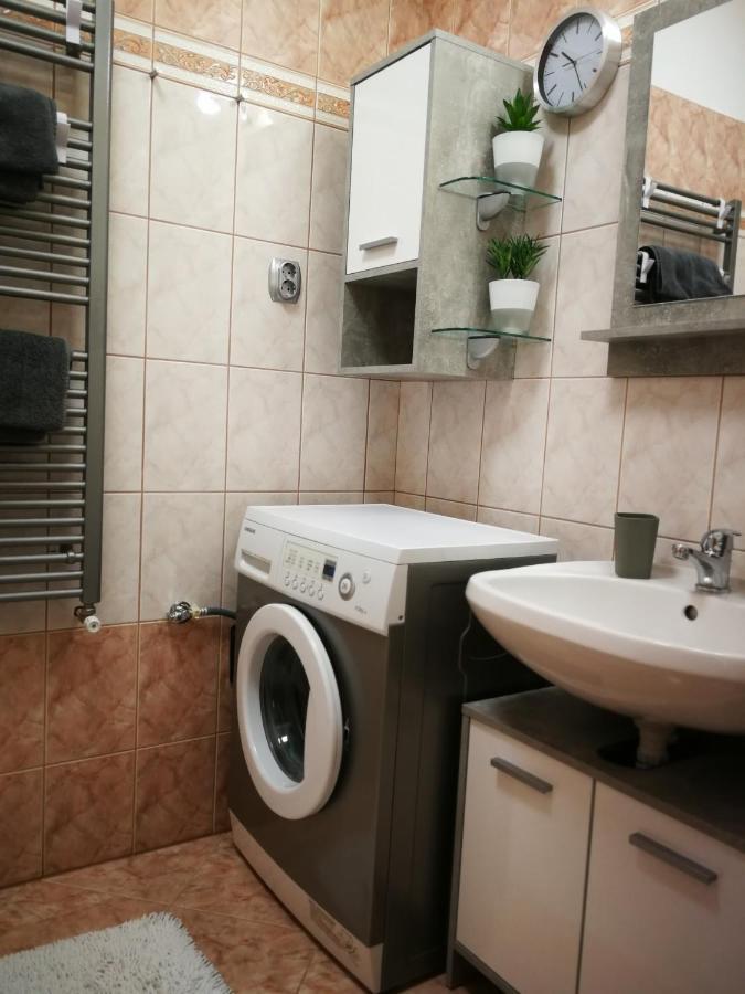Voeroesmarty Apartman Miskolc - Belvaros - Downtown Extérieur photo