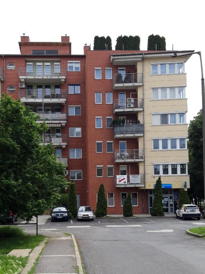 Voeroesmarty Apartman Miskolc - Belvaros - Downtown Extérieur photo
